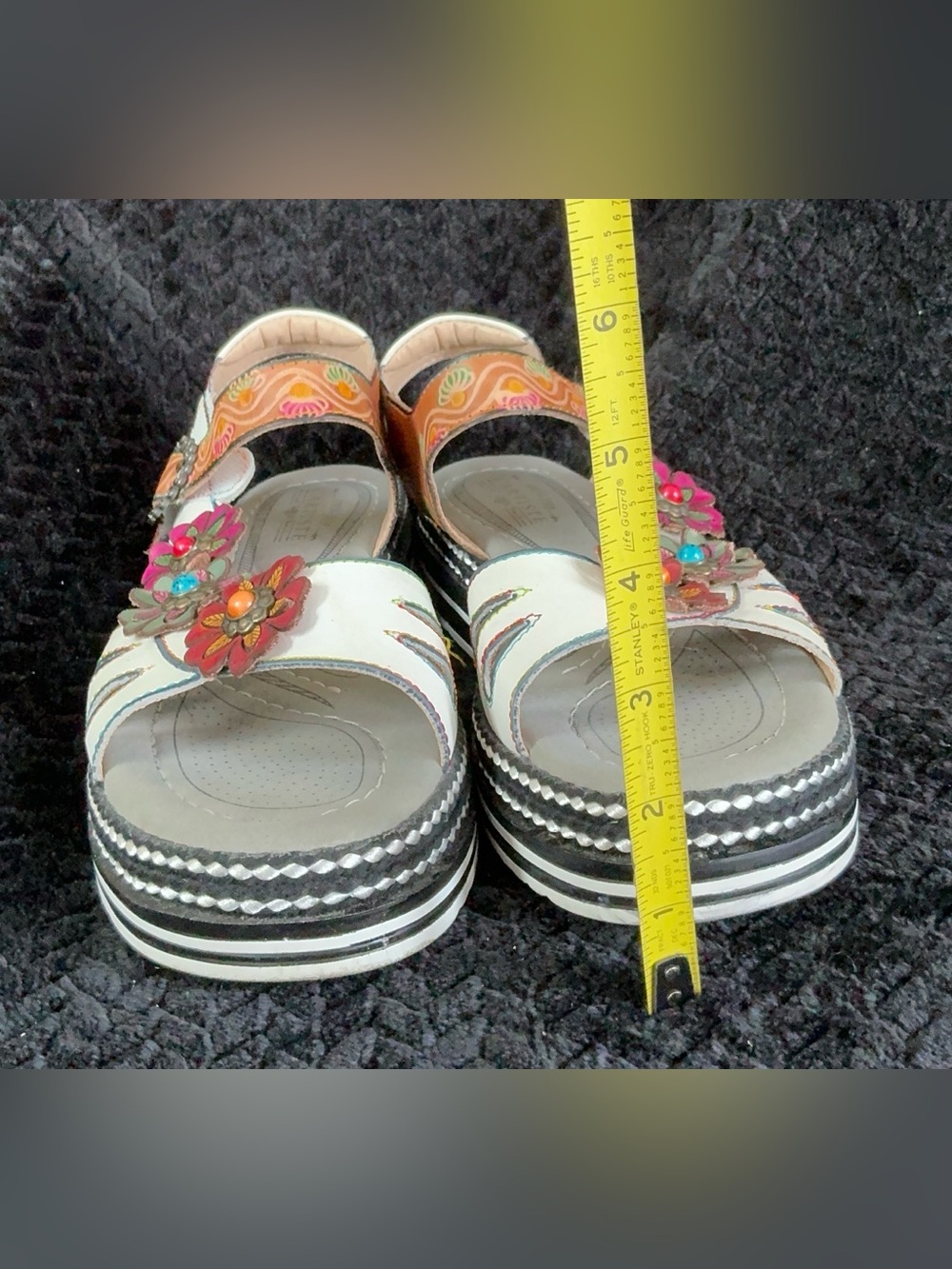 Women's White & Tan Floral Platform Sandals - Picture 5 of 8